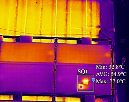 PV-Inspektion im Wärmebild: Hotspot in einem Photovoltaikmodul mit Messfeld und Temperaturwerten
